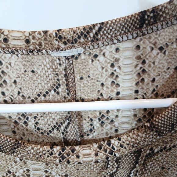 Snake Print Lightweight Pocket Dress - Picture 5 of 7